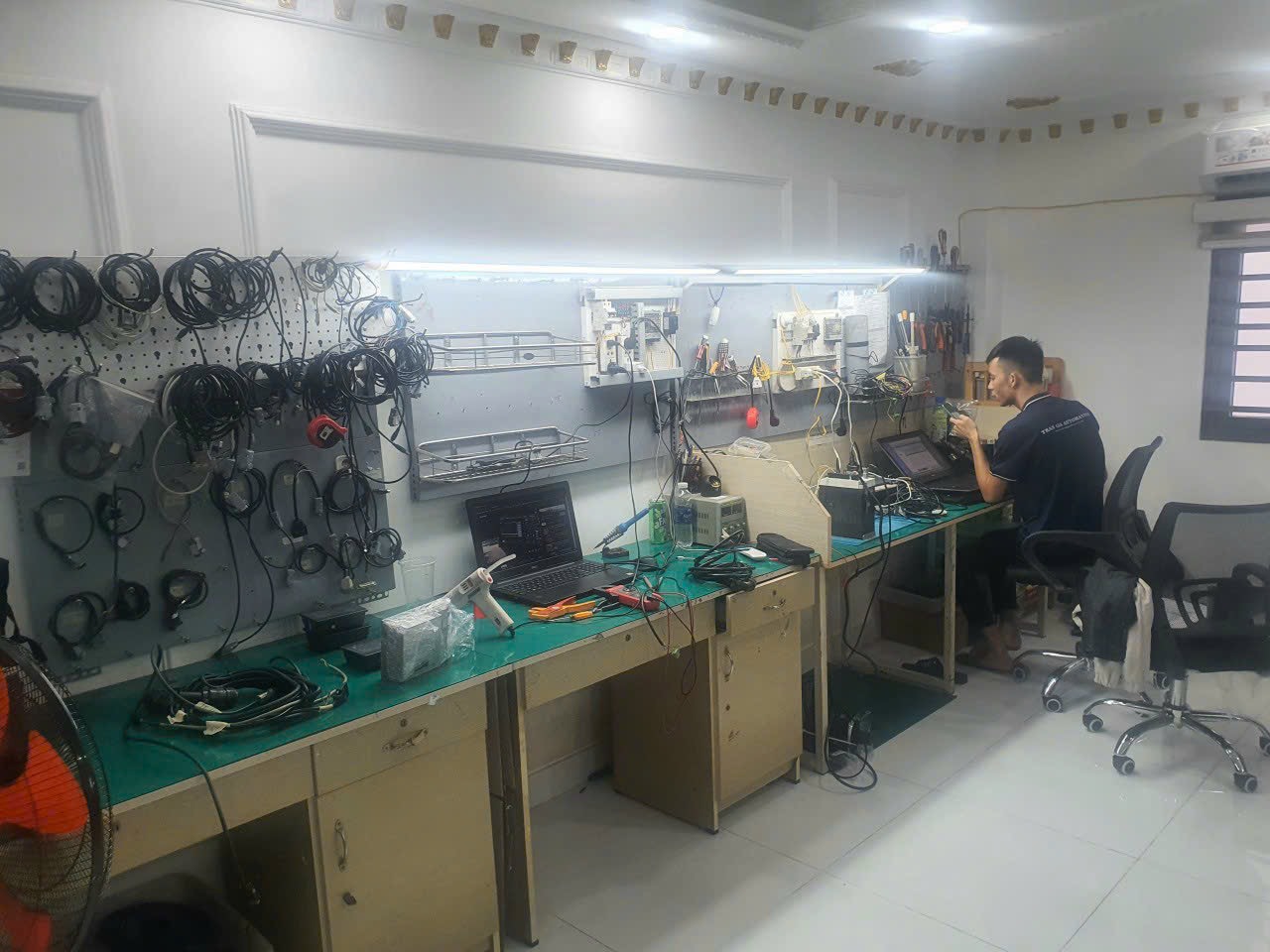 ảnh kỹ thuật TRẦN GIA sữa chửa thiết bị