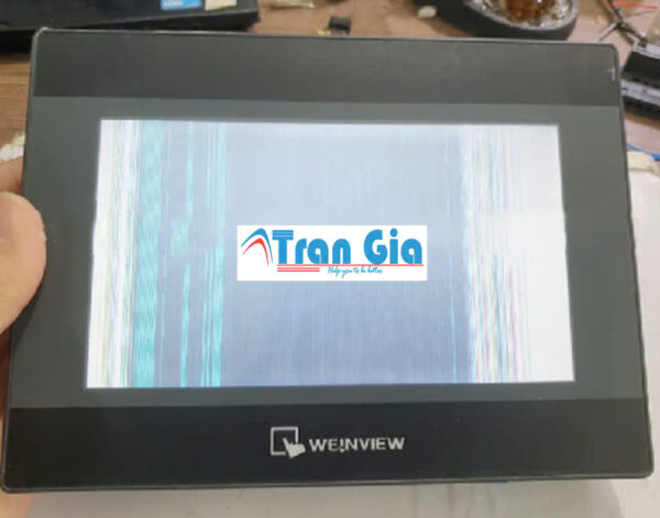 Màn hình HMI hư hỏng đang được sửa chữa tại TRAN GIA Màn hình HMI hư hỏng đang được sửa chữa tại TRAN GIA