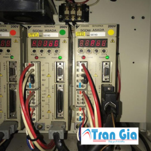 Servo Yaskawa báo lỗi 1 chấm (.) 1 gạch ngang (–) đỏ giữa màn hình