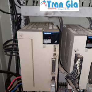 Servo Yaskawa báo lỗi 1 chấm (.) 1 gạch ngang (–) đỏ giữa màn hình