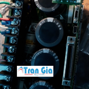 Servo Yaskawa báo lỗi 1 chấm (.) 1 gạch ngang (–) đỏ giữa màn hình